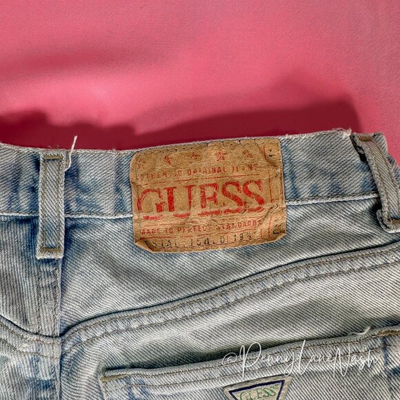 Vintage Guess Frayed Hem Jean Shorts Lightwash Size 29 - Picture 5 of 7